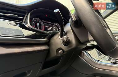 Внедорожник / Кроссовер Audi Q8 2019 в 