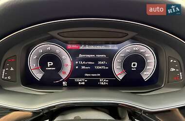 Внедорожник / Кроссовер Audi Q8 2019 в 