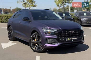 Внедорожник / Кроссовер Audi Q8 2021 в 