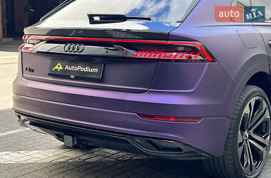 Внедорожник / Кроссовер Audi Q8 2021 в 