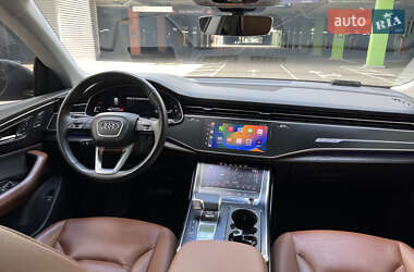 Внедорожник / Кроссовер Audi Q8 2021 в 