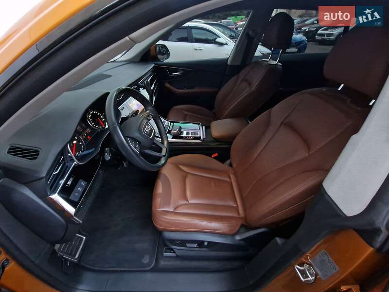Внедорожник / Кроссовер Audi Q8 2019 в Одессе