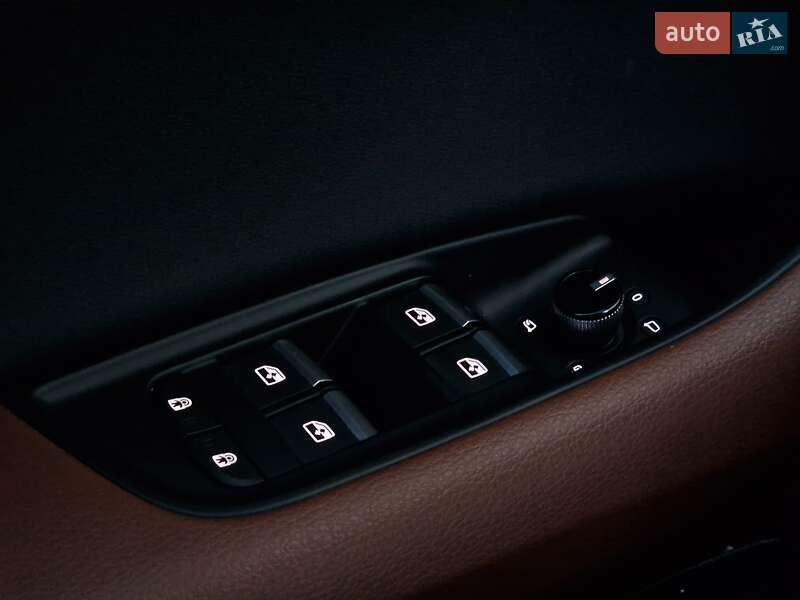 Внедорожник / Кроссовер Audi Q8 2019 в Одессе