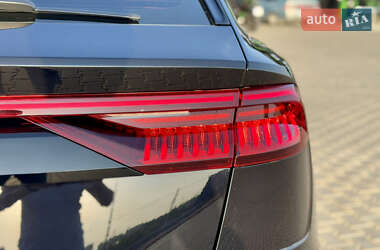 Внедорожник / Кроссовер Audi Q8 2020 в 