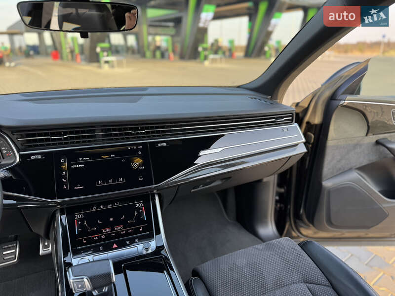 Внедорожник / Кроссовер Audi Q8 2020 в Киеве