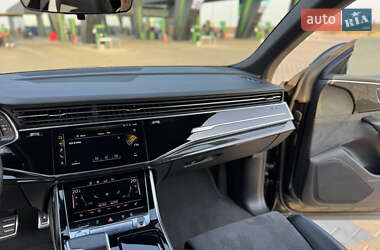 Внедорожник / Кроссовер Audi Q8 2020 в 