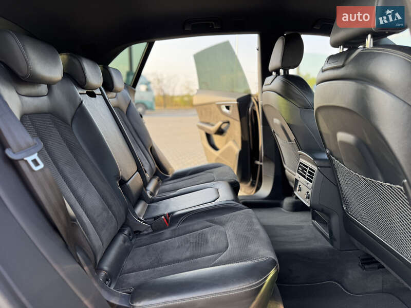 Внедорожник / Кроссовер Audi Q8 2020 в Киеве