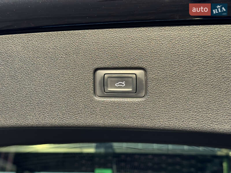 Внедорожник / Кроссовер Audi Q8 2020 в Киеве