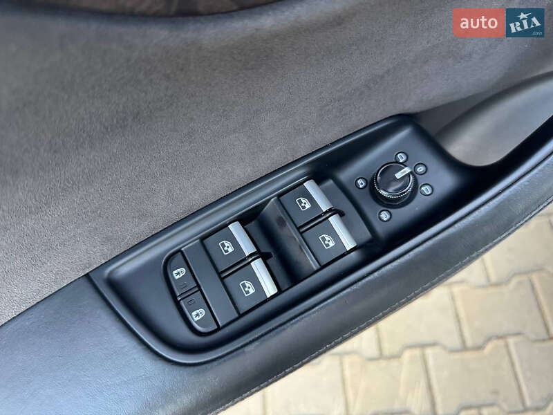 Внедорожник / Кроссовер Audi Q8 2018 в Одессе