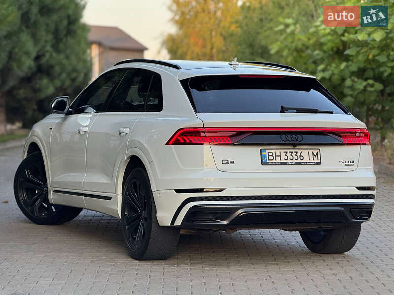 Внедорожник / Кроссовер Audi Q8 2018 в Одессе