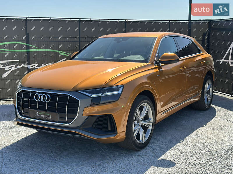 Позашляховик / Кросовер Audi Q8 2019 в 