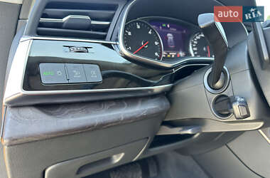 Позашляховик / Кросовер Audi Q8 2019 в 