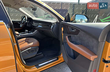 Позашляховик / Кросовер Audi Q8 2019 в 