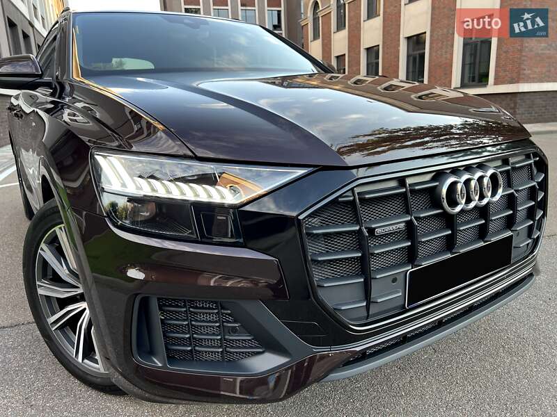 Внедорожник / Кроссовер Audi Q8 2020 в 