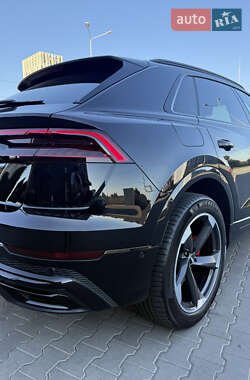 Внедорожник / Кроссовер Audi Q8 2019 в 