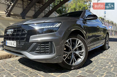 Внедорожник / Кроссовер Audi Q8 2020 в 