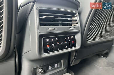 Внедорожник / Кроссовер Audi Q8 2020 в 