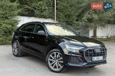 Внедорожник / Кроссовер Audi Q8 2020 в 