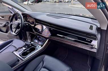 Внедорожник / Кроссовер Audi Q8 2019 в 