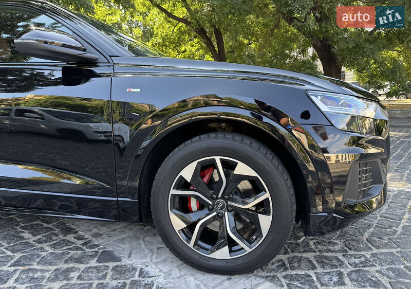 Позашляховик / Кросовер Audi Q8 2020 в Одесі