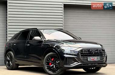 Позашляховик / Кросовер Audi Q8 2018 в 