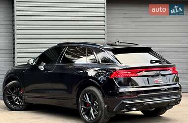Позашляховик / Кросовер Audi Q8 2018 в 