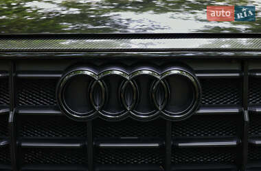Внедорожник / Кроссовер Audi Q8 2020 в 