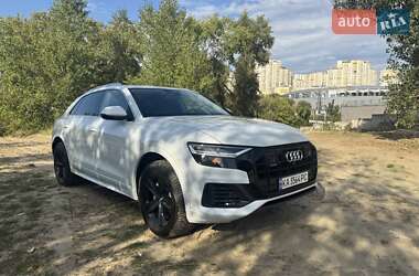 Внедорожник / Кроссовер Audi Q8 2018 в 