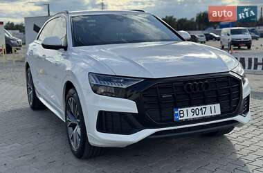 Внедорожник / Кроссовер Audi Q8 2021 в 