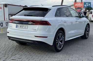 Внедорожник / Кроссовер Audi Q8 2021 в 