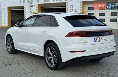 Внедорожник / Кроссовер Audi Q8 2021 в 