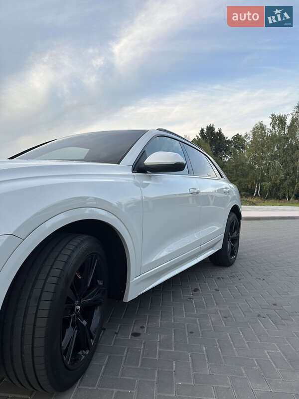 Позашляховик / Кросовер Audi Q8 2019 в Києві