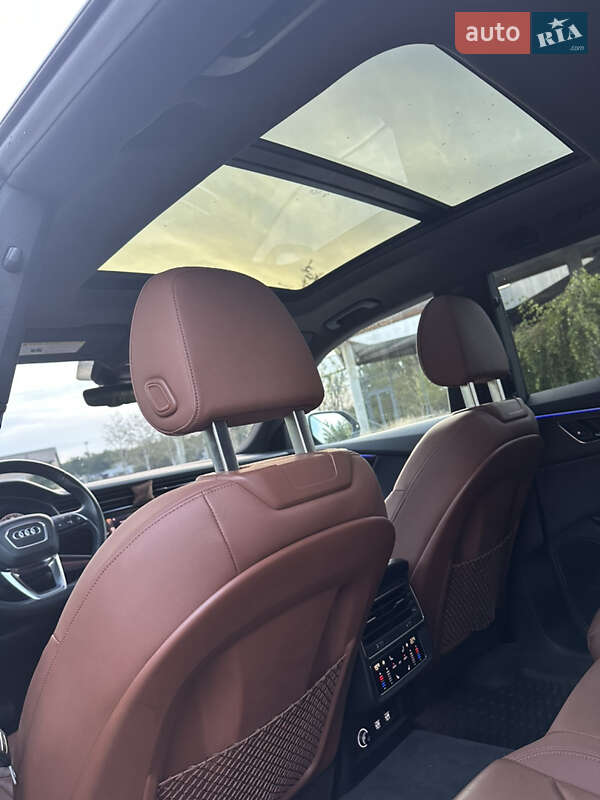 Позашляховик / Кросовер Audi Q8 2019 в Києві