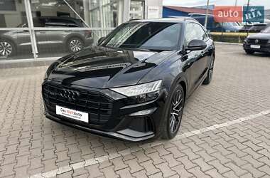 Внедорожник / Кроссовер Audi Q8 2023 в 