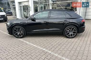 Внедорожник / Кроссовер Audi Q8 2023 в 