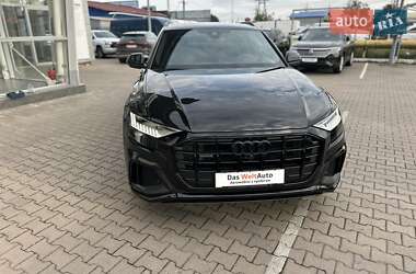 Внедорожник / Кроссовер Audi Q8 2023 в 