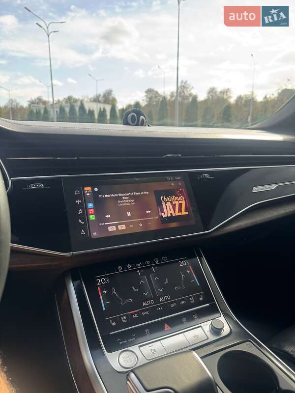 Внедорожник / Кроссовер Audi Q8 2019 в Харькове