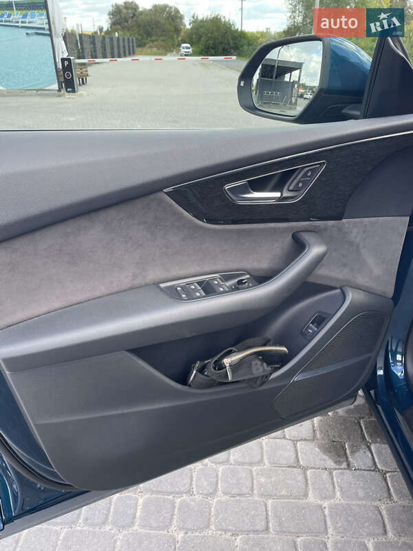 Внедорожник / Кроссовер Audi Q8 2019 в Львове