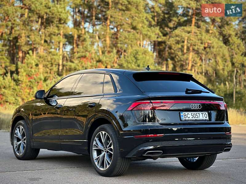Внедорожник / Кроссовер Audi Q8 2023 в Киеве
