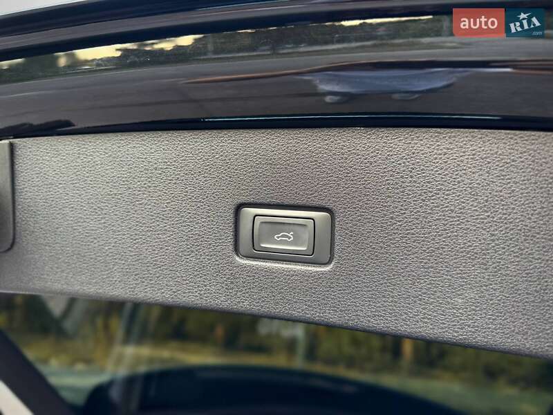 Внедорожник / Кроссовер Audi Q8 2023 в Киеве