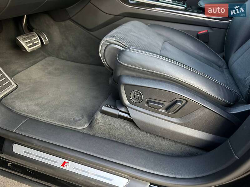 Внедорожник / Кроссовер Audi Q8 2023 в Киеве