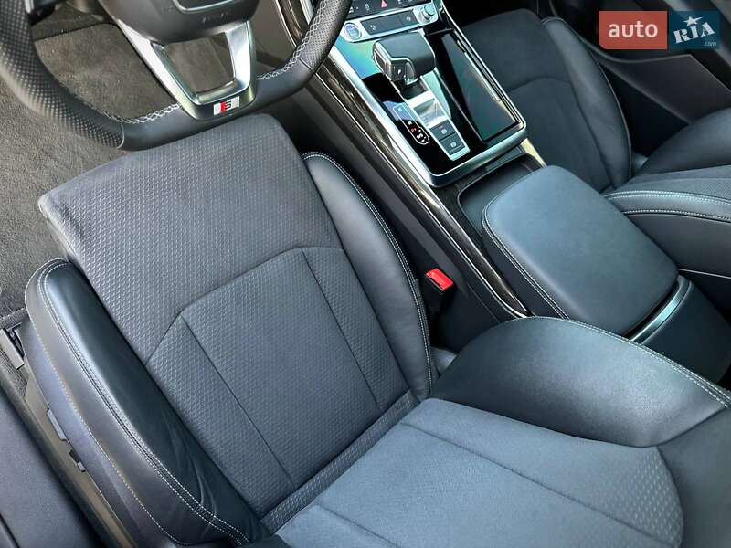 Внедорожник / Кроссовер Audi Q8 2023 в Киеве