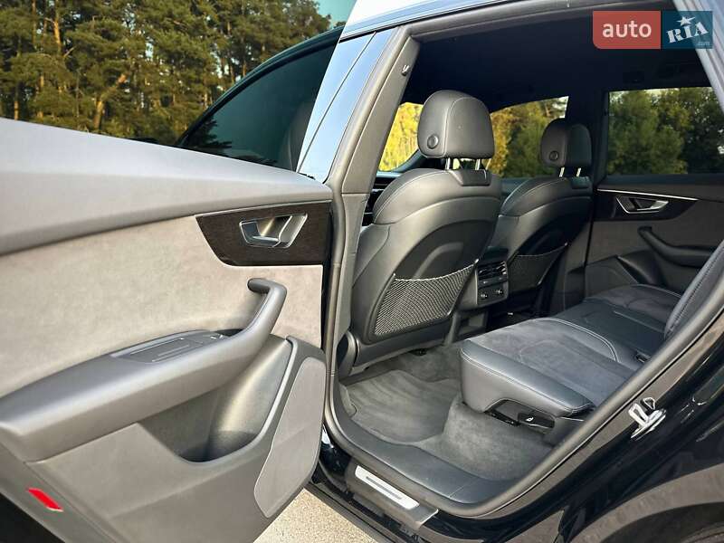 Внедорожник / Кроссовер Audi Q8 2023 в Киеве