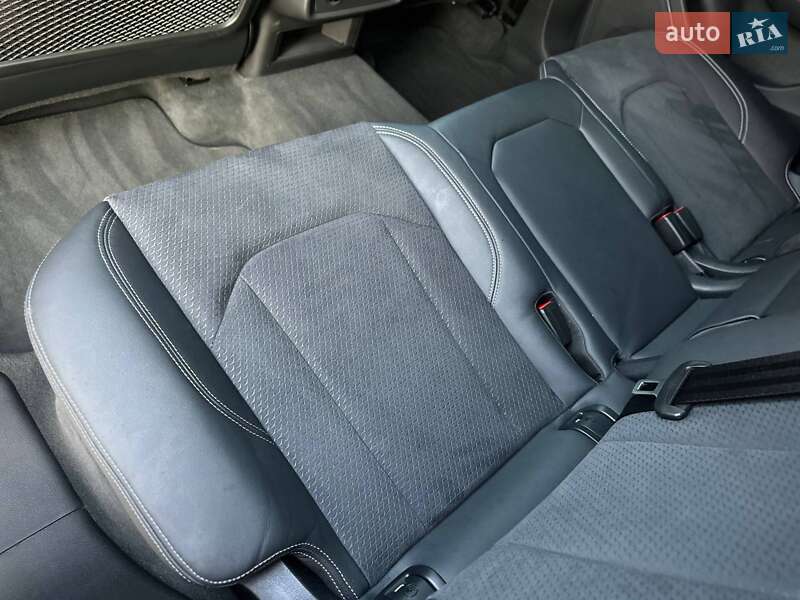 Внедорожник / Кроссовер Audi Q8 2023 в Киеве