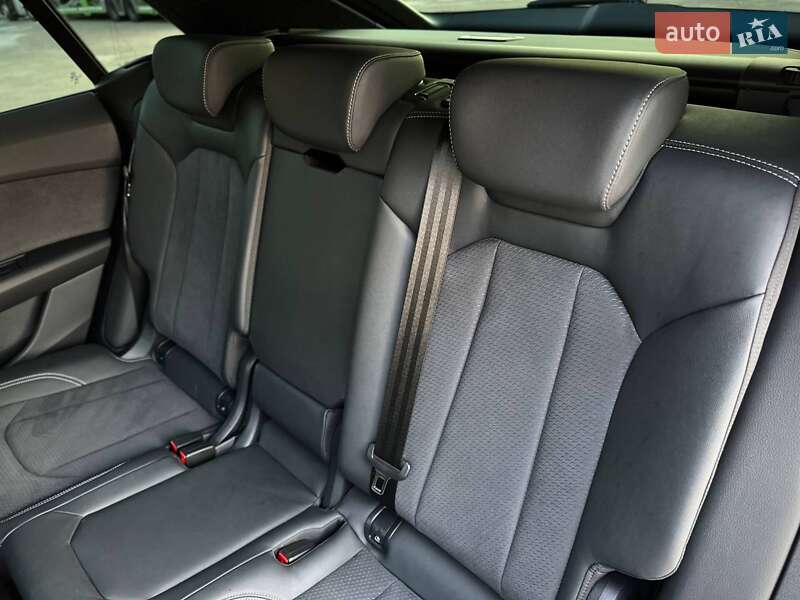 Внедорожник / Кроссовер Audi Q8 2023 в Киеве