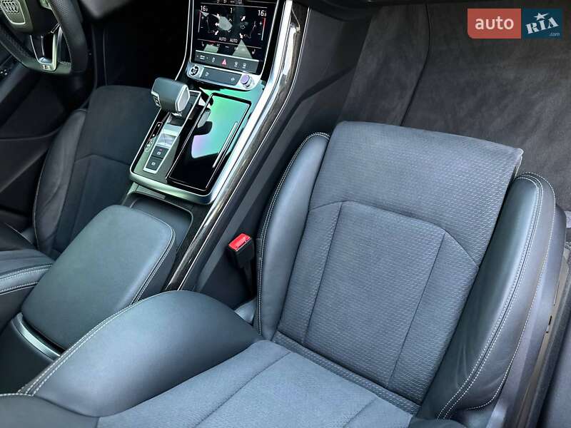 Внедорожник / Кроссовер Audi Q8 2023 в Киеве