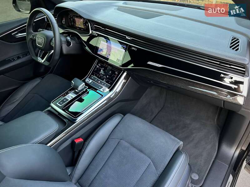 Внедорожник / Кроссовер Audi Q8 2023 в Киеве