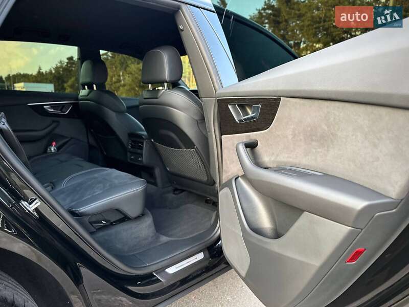 Внедорожник / Кроссовер Audi Q8 2023 в Киеве