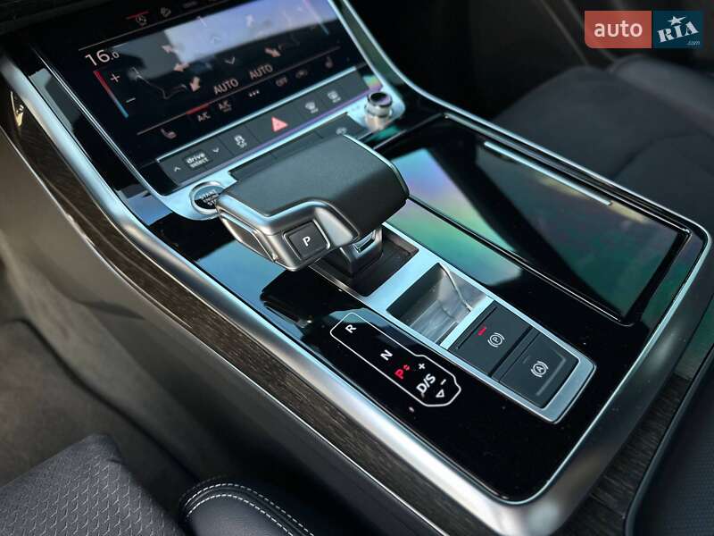 Внедорожник / Кроссовер Audi Q8 2023 в Киеве