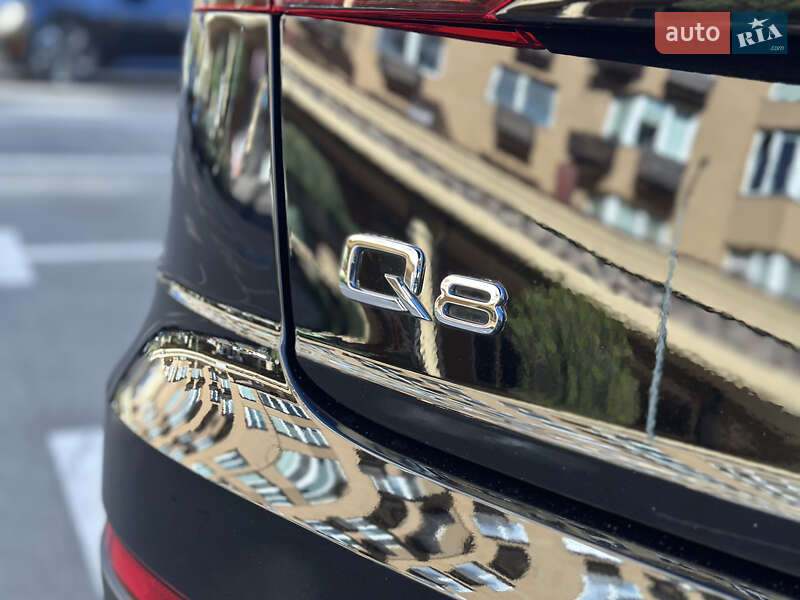 Внедорожник / Кроссовер Audi Q8 2019 в Киеве